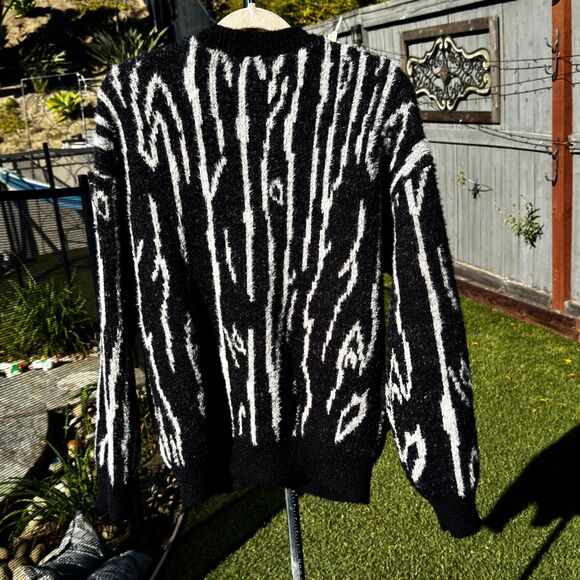 Men’s L Fuzzy Knit Cardigan Black White Abstract Pattern Button Front Grandpa - Picture 2 of 8